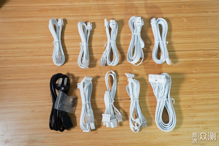 電腦電源水晶靚盲插易，振華LEADEX PROA 850W_新浪眾測