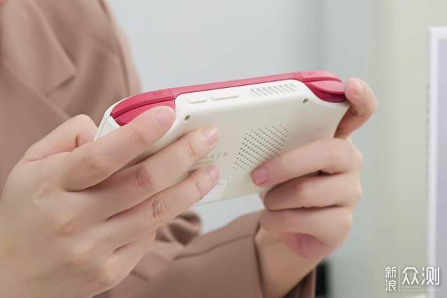 大男孩的復古掌機！AYANEO Pocket AIR Mini_新浪眾測