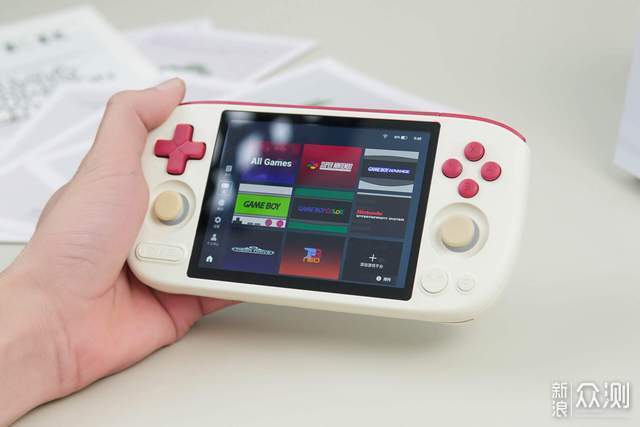 大男孩的復古掌機！AYANEO Pocket AIR Mini_新浪眾測