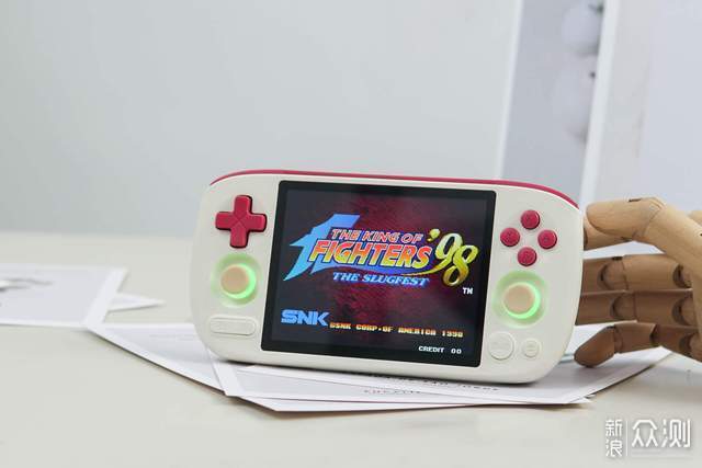 大男孩的復古掌機！AYANEO Pocket AIR Mini_新浪眾測