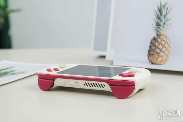 大男孩的復古掌機！AYANEO Pocket AIR Mini_新浪眾測