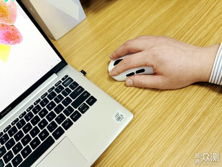 雷柏VT1系列遊戲滑鼠|輕盈質感，超性能體驗_新浪眾測