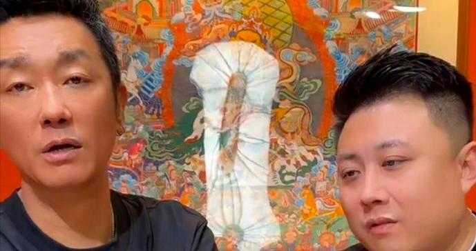 涉毒艺人直播卖手串被举报，曾改名参演《狂飙》，平台回应