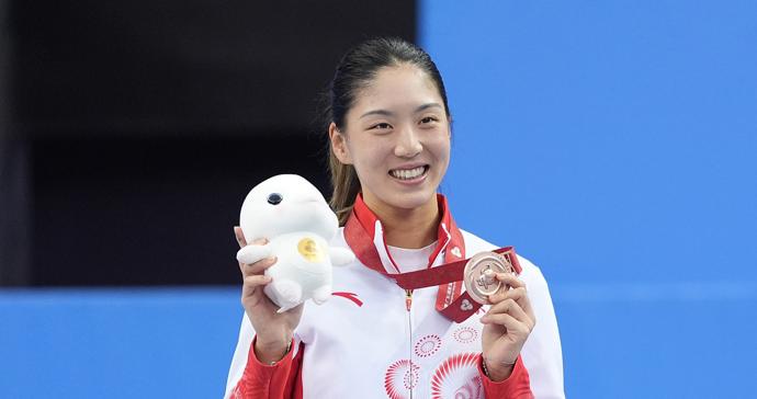 王欣瑜人民日报撰文：在压力中淬炼，在团队中成长