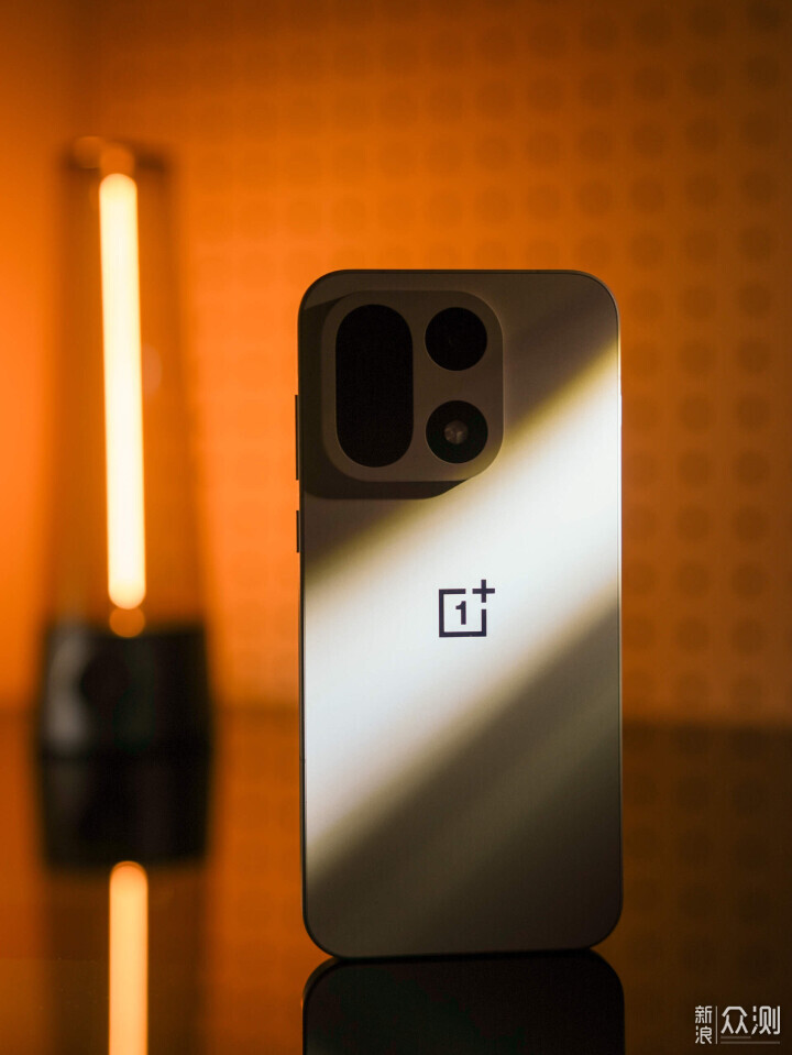 一加15跟iQOO 15究竟哪個更值得？_新浪眾測