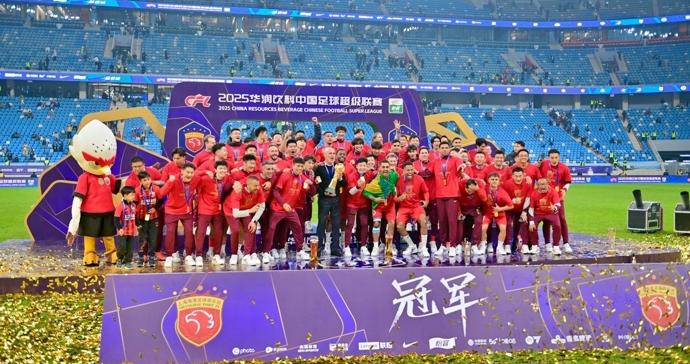 最多落后上海申花6分，不被人看好的上海海港队，靠啥完成夺冠惊天大逆转？