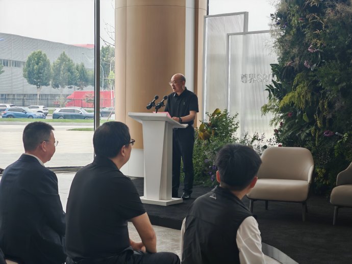 劳斯莱斯们集体退场，高端消费转向技术崇拜还是性价比务实？