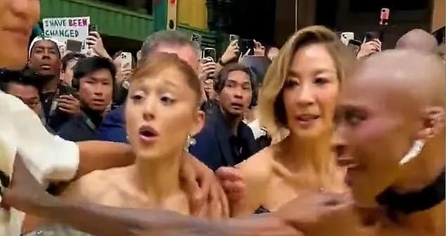 外媒曝袭击A妹的男子遭处罚