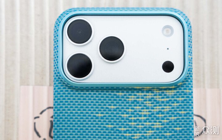 PITAKA月升手機殼體驗：顏值與實用我全都要！_新浪眾測