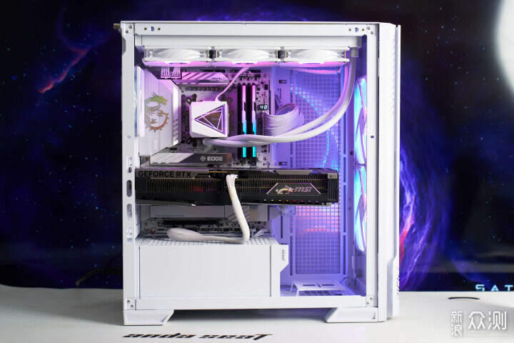 純白戰神・全家桶核心！微星 X870E 刀鋒鈦_新浪眾測