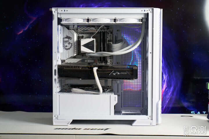 純白戰神・全家桶核心！微星 X870E 刀鋒鈦_新浪眾測