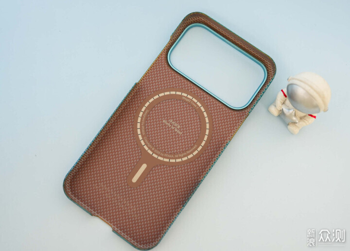 PITAKA月升手機殼體驗：顏值與實用我全都要！_新浪眾測