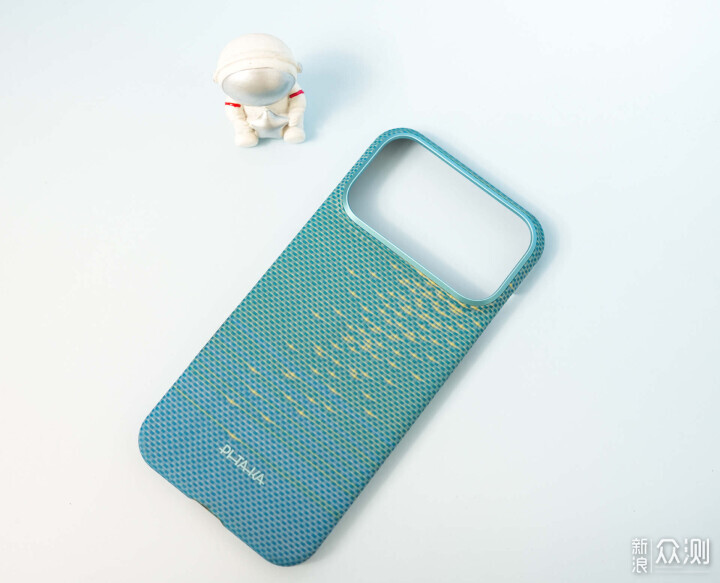 PITAKA月升手機殼體驗：顏值與實用我全都要！_新浪眾測