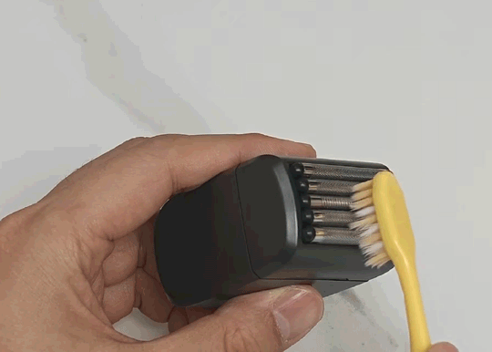 未野往複式剃鬚刀，23000高轉速剃淨無殘留_新浪眾測