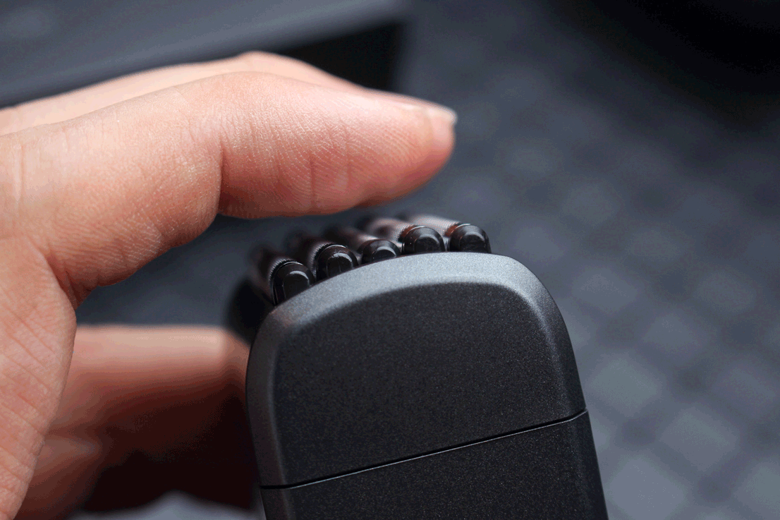 未野往複式剃鬚刀，23000高轉速剃淨無殘留_新浪眾測