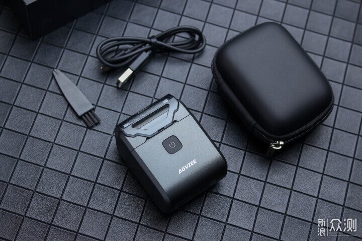 未野往複式剃鬚刀，23000高轉速剃淨無殘留_新浪眾測