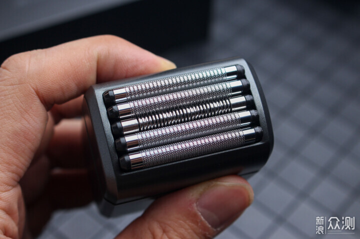 未野往複式剃鬚刀，23000高轉速剃淨無殘留_新浪眾測
