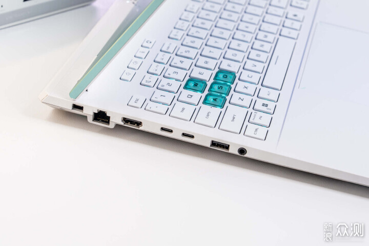 潮玩新次元遊戲本,Asus天選6 Pro閉眼衝不虧_新浪眾測