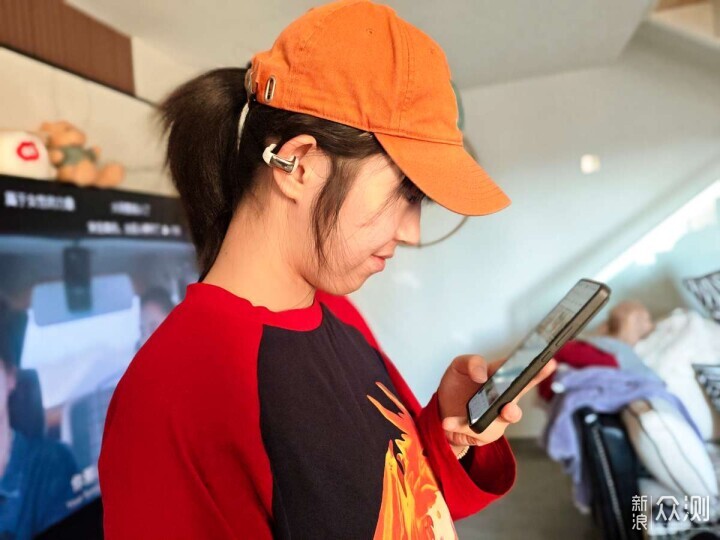 百元價格千元音質！西聖Plume耳夾式耳機_新浪眾測