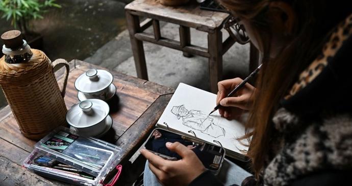 藏在街巷里的“活化石”：茶馆凭什么火了几百年？