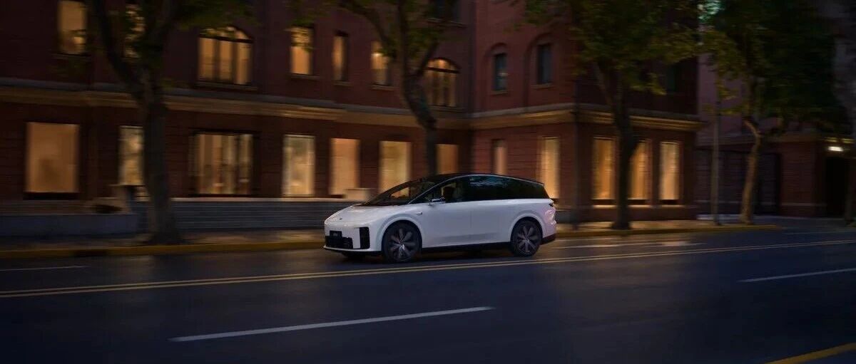 两条腿走路，奔向具身智能：理想的下一站