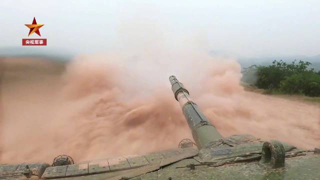 钢铁洪流震撼场面