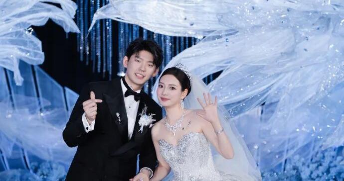 世界冠军黄雅琼、刘雨辰北京举办婚礼！樊振东、马龙、王楚钦录视频送祝福，徐嘉余、陈雨菲参加