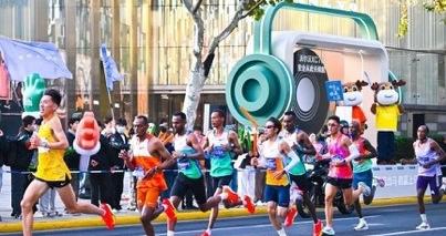 沃尔沃全新XC70护航2025上海马拉松 助力跑者挑战自我