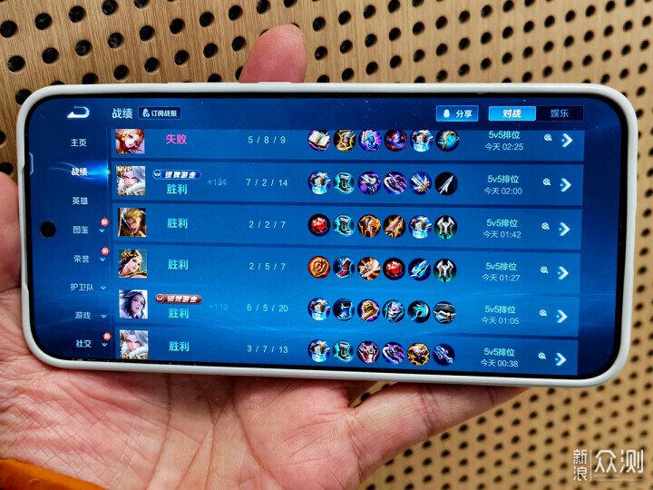 好屏更耐用，iQOO15讓王者遊戲更隨心所欲_新浪眾測