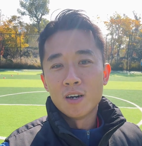 中超退役球员：李铁业务能力强 我不吃海参