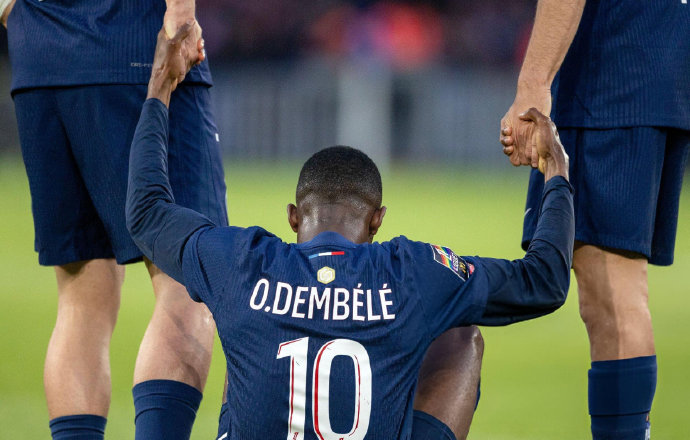 法甲射手榜前十球员的射门效率差异大，谁的数据趋势最可能成为2026赛季的金靴奖黑马？