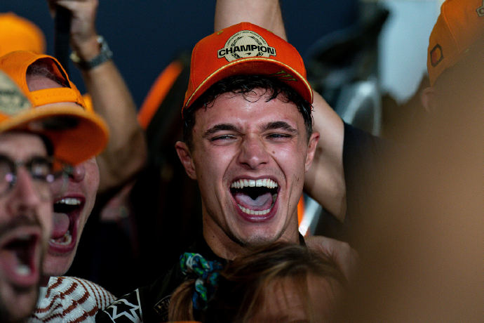 诺里斯如何从赛季初的慢热状态逆袭成为F1新科世界冠军？