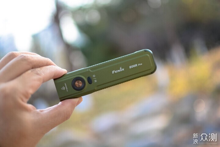 三光源+高亮度+氛圍燈,Fenix E06R Pro_新浪眾測