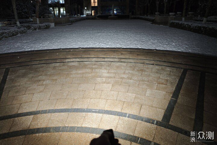 三光源+高亮度+氛圍燈,Fenix E06R Pro_新浪眾測