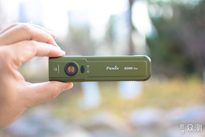 三光源+高亮度+氛圍燈,Fenix E06R Pro_新浪眾測