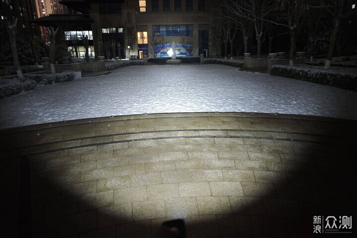 三光源+高亮度+氛圍燈,Fenix E06R Pro_新浪眾測