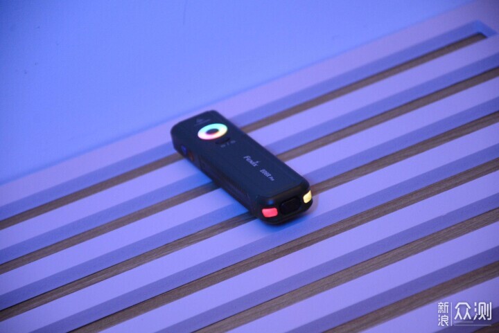 三光源+高亮度+氛圍燈,Fenix E06R Pro_新浪眾測