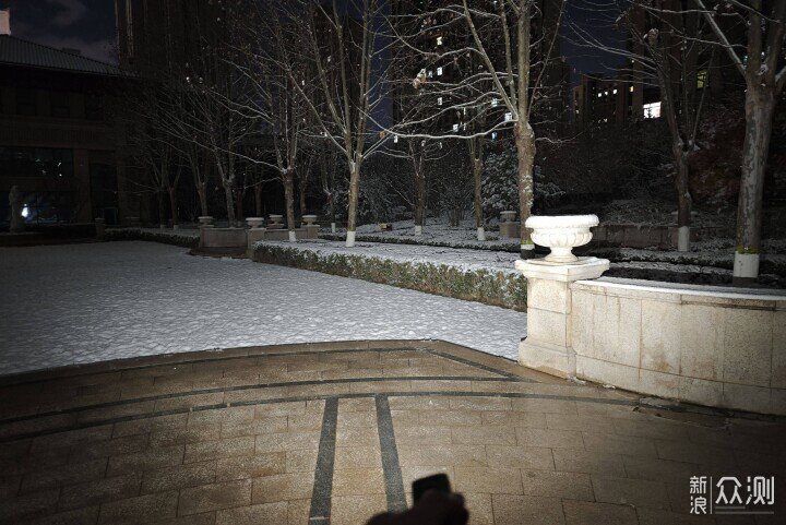 三光源+高亮度+氛圍燈,Fenix E06R Pro_新浪眾測