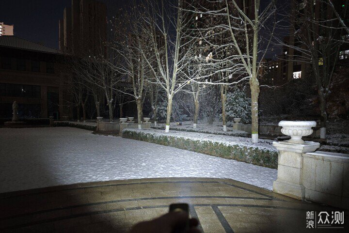 三光源+高亮度+氛圍燈,Fenix E06R Pro_新浪眾測