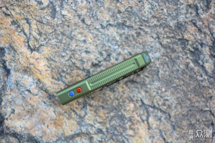 三光源+高亮度+氛圍燈,Fenix E06R Pro_新浪眾測