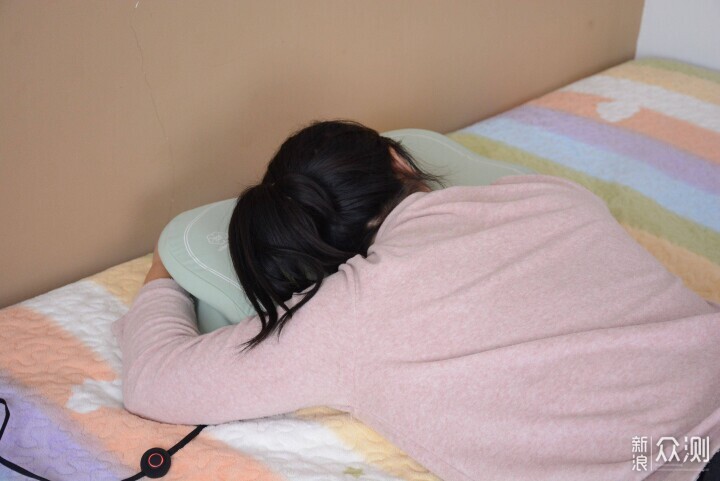 早晨的脖子,緊繃感被帶走了!添眠荷葉護頸枕_新浪眾測