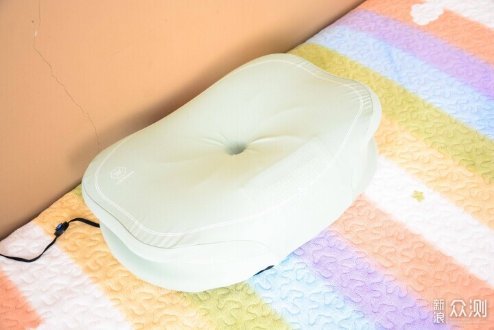 早晨的脖子,緊繃感被帶走了!添眠荷葉護頸枕_新浪眾測