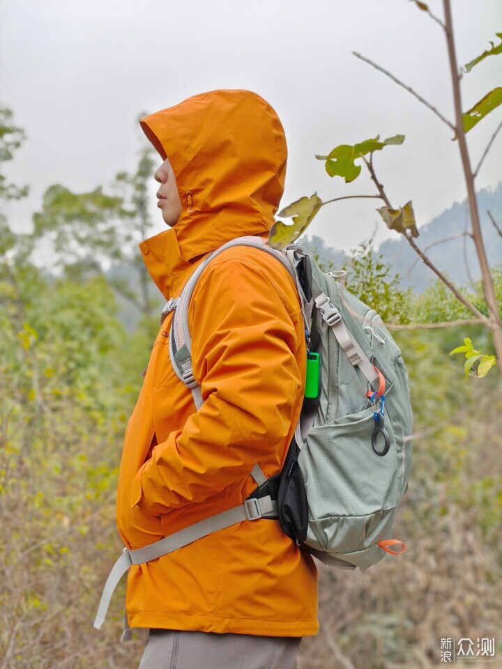 始祖鳥平替界戰鬥機!GaKior戶外衝鋒衣實測_新浪眾測