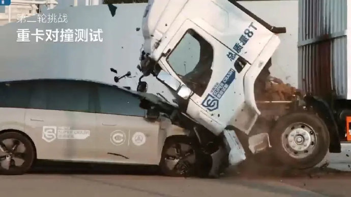 碰撞风波后，理想车主为何在卡车间成了弱势群体？