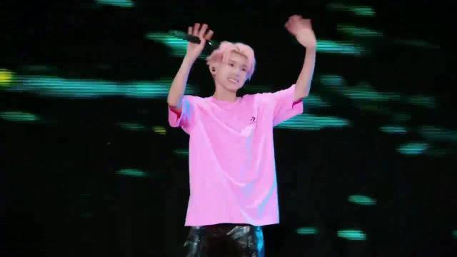 点击视频，让我们看看这个千里眼里会看到什么呢