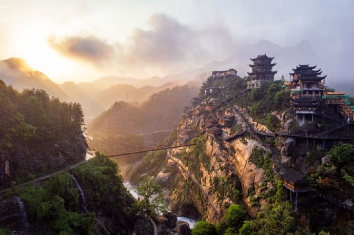 从废矿变仙境的望仙谷逆袭之路，中国乡村振兴如何重写绿水青山剧本？