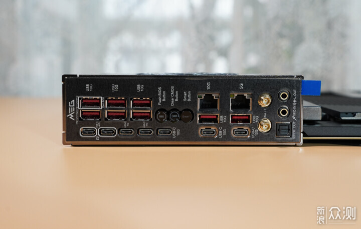 首評微星MEG X870E GODLIKE超神十週年限量版_新浪眾測