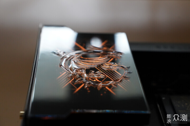 首評微星MEG X870E GODLIKE超神十週年限量版_新浪眾測