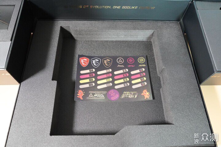 首評微星MEG X870E GODLIKE超神十週年限量版_新浪眾測