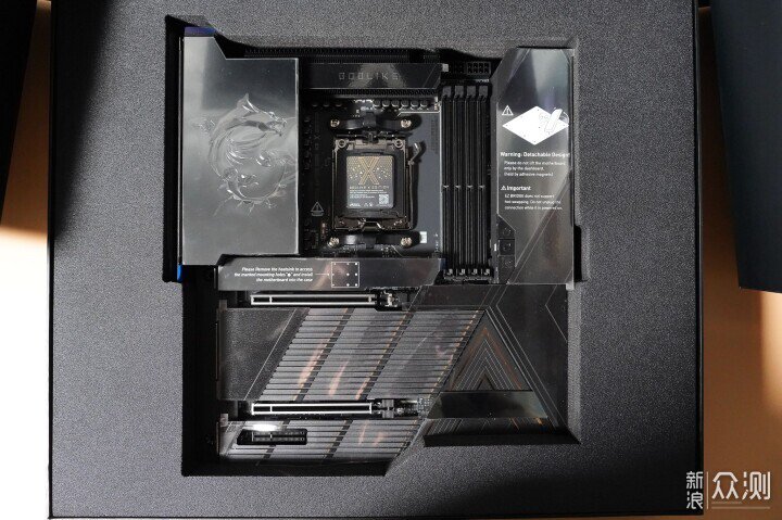 首評微星MEG X870E GODLIKE超神十週年限量版_新浪眾測